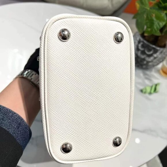 100% Authentic Prada Panier Shoulder Bag - Picture 5 of 8